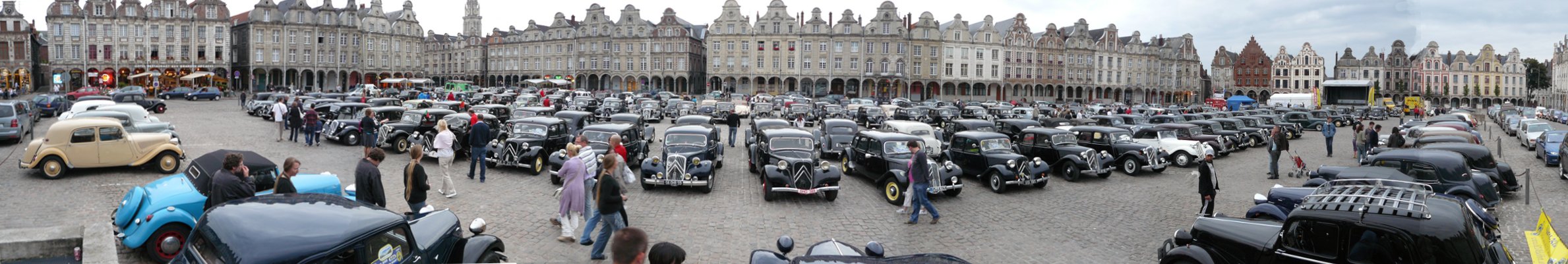 De Grand Place staat vol met Tractions GrandPlace